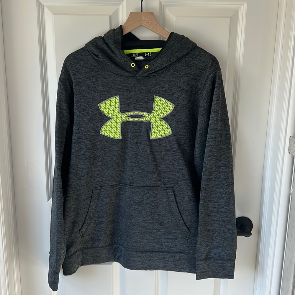 Men’s size Large Under Armour sweatshirt